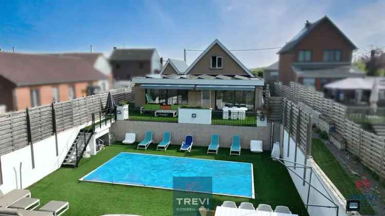 Huis te huur: Geheel gerenoveerde villa met zwembad en studio