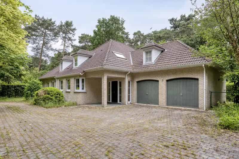 Villa te koop: 5 slaapkamers, zwembad, groene omgeving