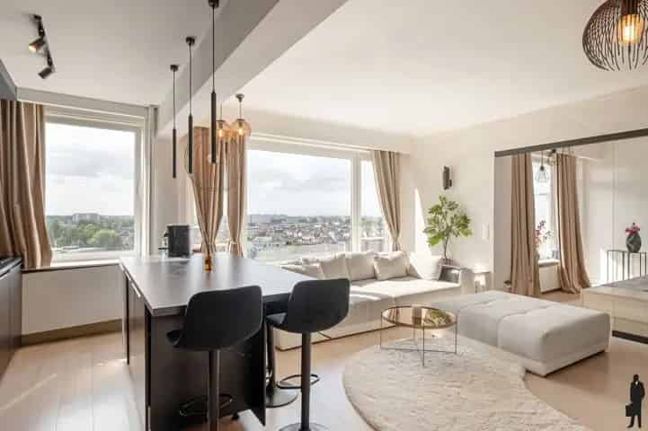 Appartement te koop Antwerpen: 2 slaapkamers, gerenoveerd, panoramisch uitzicht