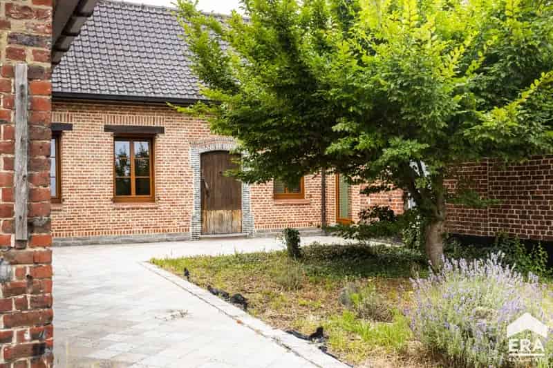 Te renoveren woning met tuin in Moorsel