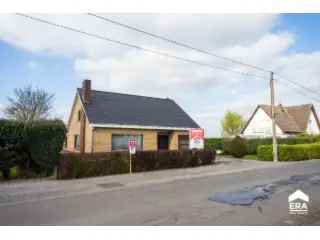 Ruime Villa met Bouwgrond Ieper Centrum