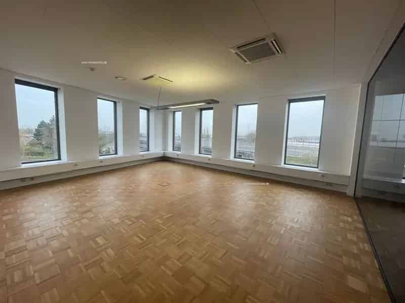Kantoorruimte te huur Zele 375m² Nabij E17