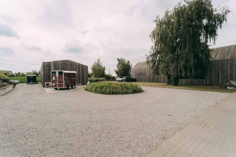 Huis te koop: Exclusief vastgoed met bijgebouwen en veel mogelijkheden