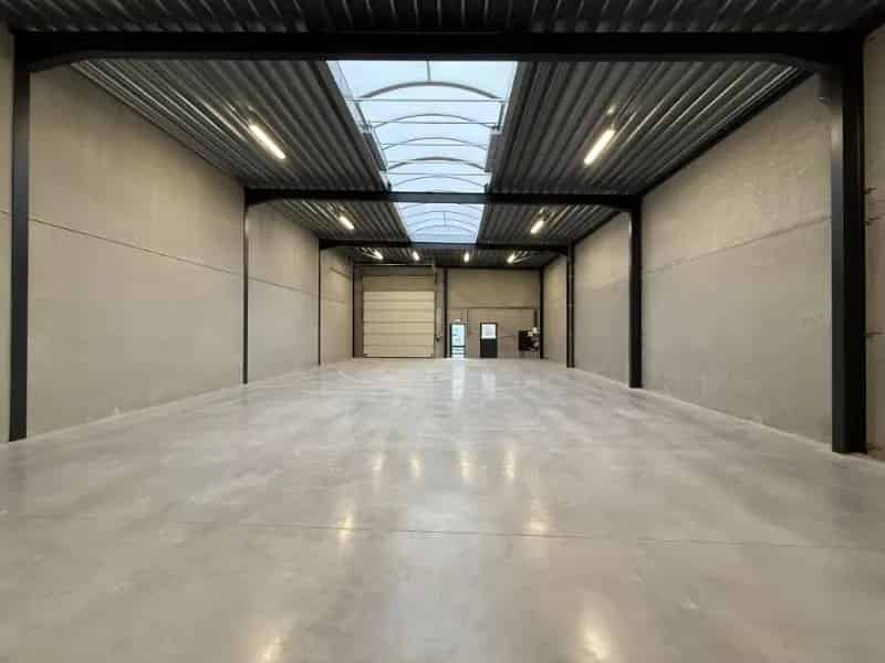 KMO-unit 287m² te huur Hamme Nabij Rijksweg en E17