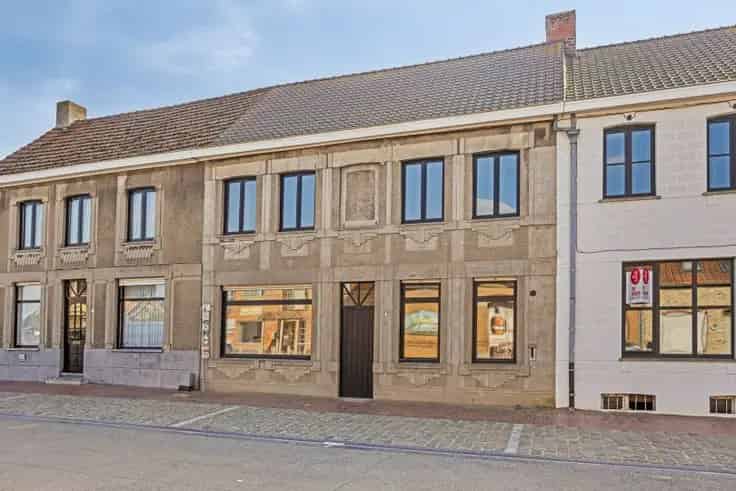 Huis Te Koop Werken: 3 Slaapkamers, Ruime Woning