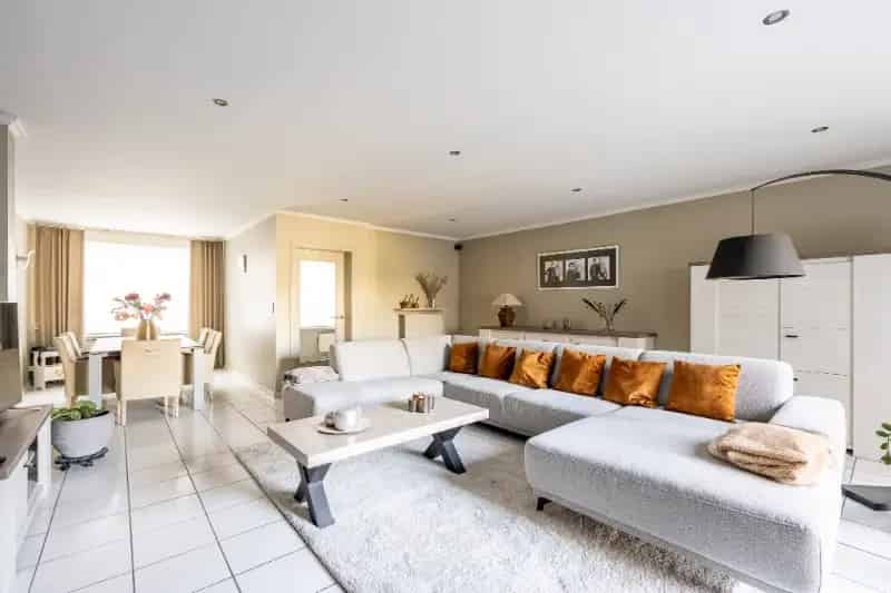 Huis te koop Wevelgem: Instapklare woning met garage en tuin