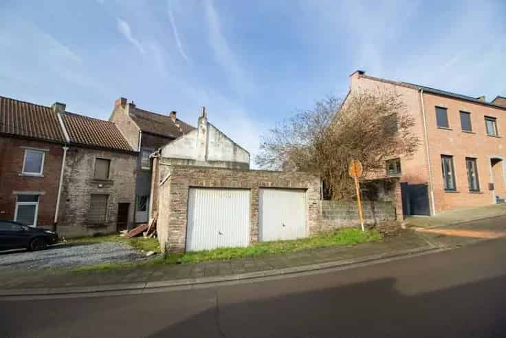 Huis te Koop Jumet: 3 Gevels, 2 Garages, Investeerderskans