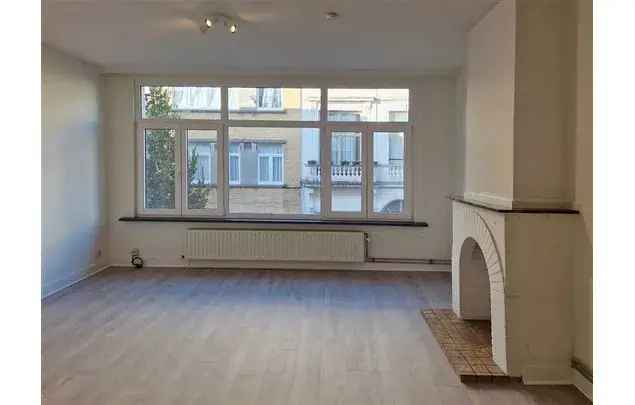 Huur 2 slaapkamer appartement van 82 m² in Antwerp