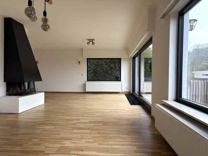 Ruime gezinswoning rustig wonen in het groen