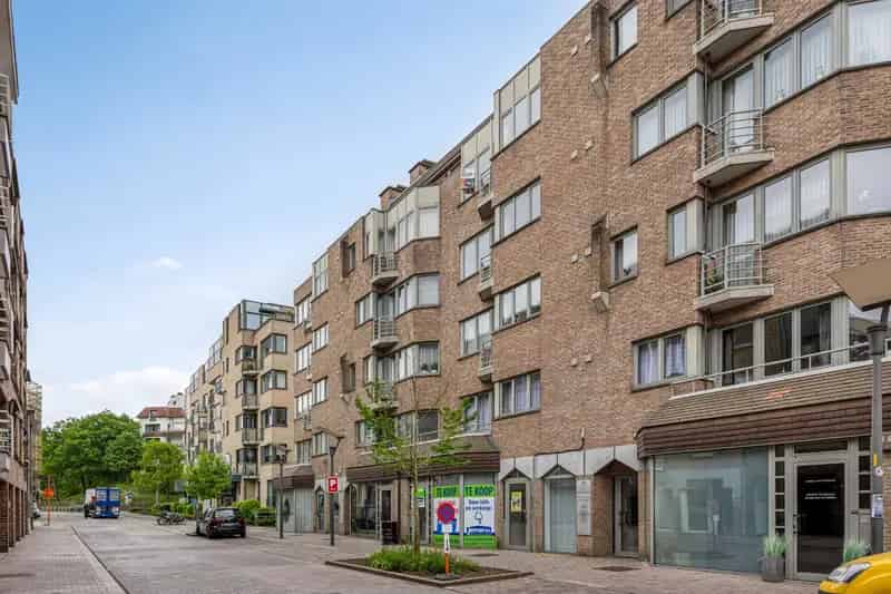 Ruim appartement te koop Genk 3 slaapkamers garage kelder