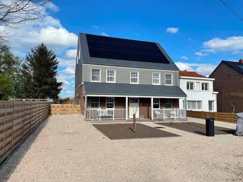 Luxe Villa met Paardenstallen te Koop Gijzenzele