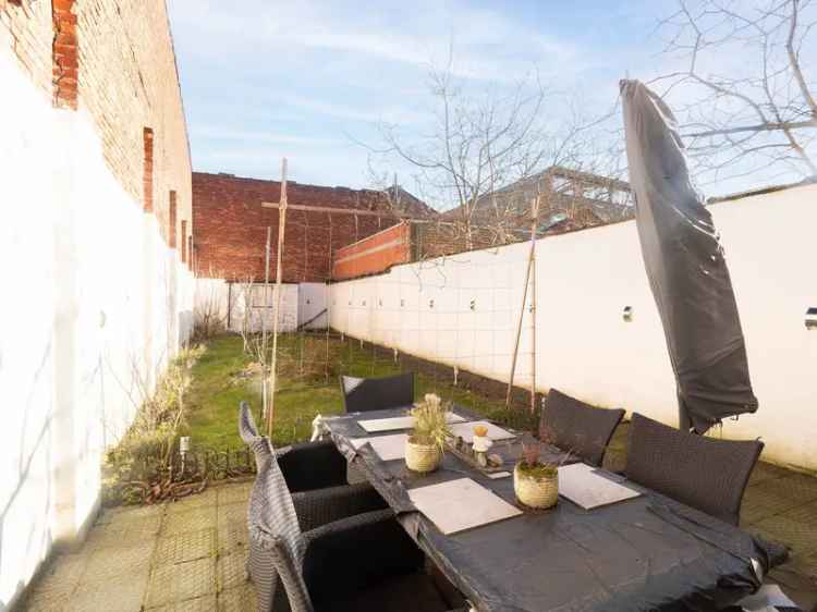 Te huur appartement met grote tuin en centrale ligging