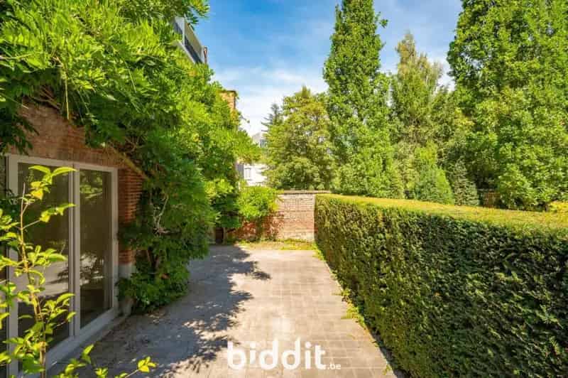 RUIM, MODERN APPARTEMENT