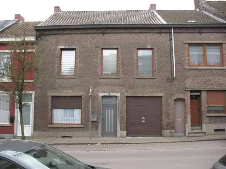 Huis Te Koop 3 slaapkamers Garage Tuin Magazijn 240m²