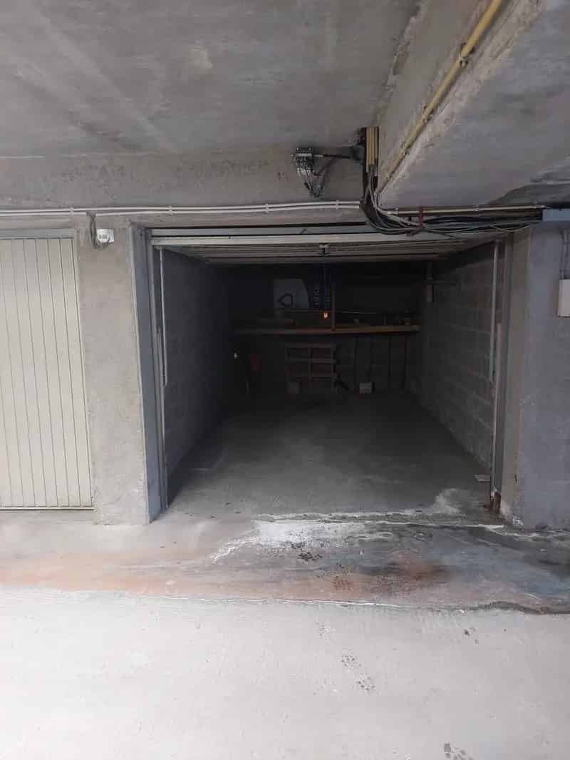 Ondergrondse Garage Sandy Beach