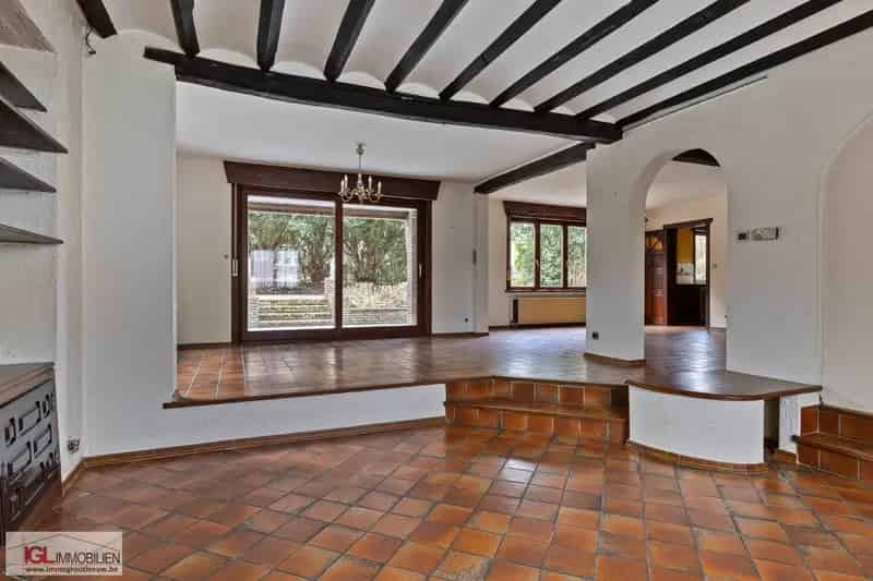 Ruime Villa te renoveren met enorm potentieel Huizingen