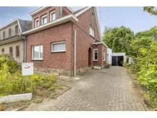 Huis te koop Affligem - Renovatieproject met grote tuin en garage