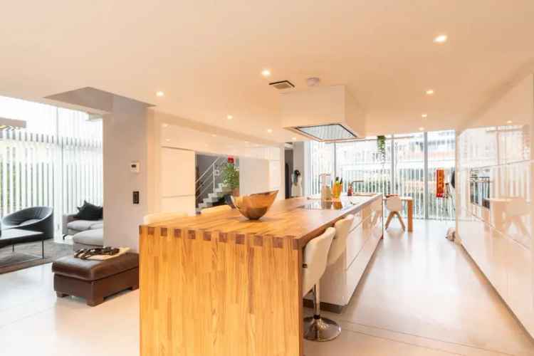 Huis te koop: Ruime Loftwoning 4 Slaapkamers Tuin