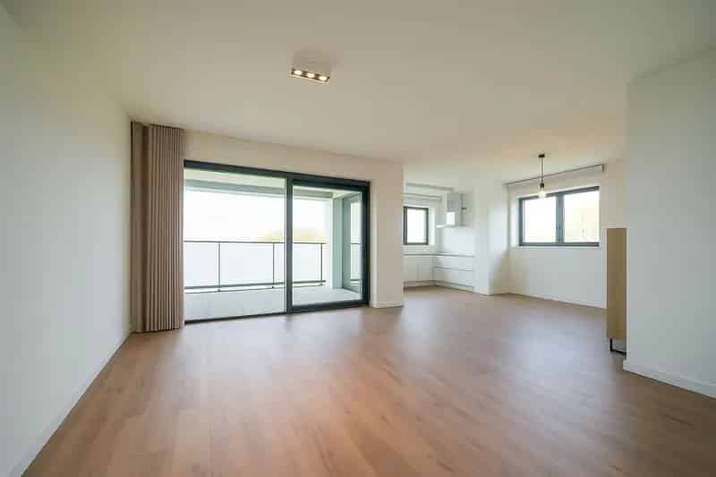 Appartement met prachtig uitzicht en 2 autostaanplaatsen