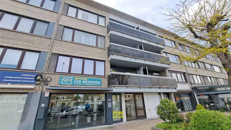 Dakappartement te huur: 1 slaapkamer, 2 terrassen, nabij winkels