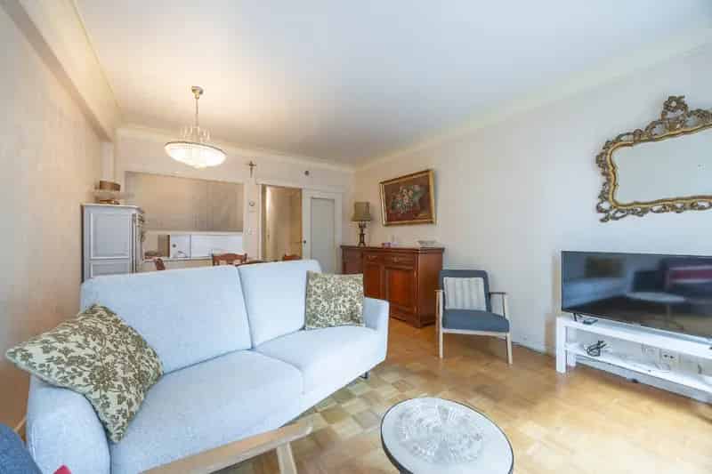 Appartement te koop: 1 slaapkamer, zeezicht, ruime kelder