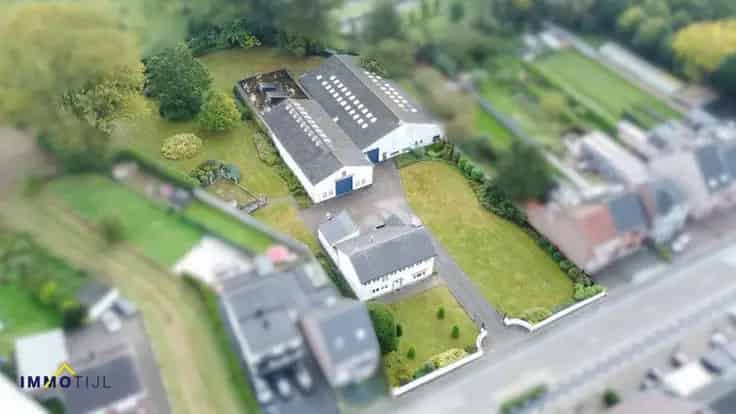 Villa te Ninove met Magazijn 1000m2