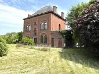 Herenhuis te koop - Veel potentieel - Grote tuin - 4 slaapkamers