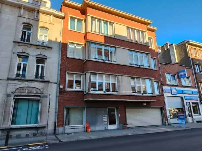 Handelspand te Koop Brussel 616m² 2 Parkings