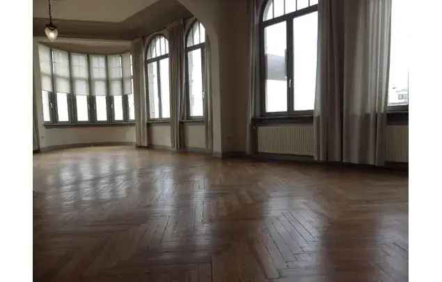 Huur 2 slaapkamer appartement van 125 m² in Antwerp