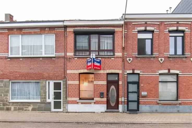 Huis Te Koop Kapellen: 2 slaapkamers, terras en zolder