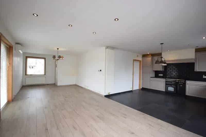 Huis te koop Izegem: Energiezuinige halfopen bebouwing met garage en tuin
