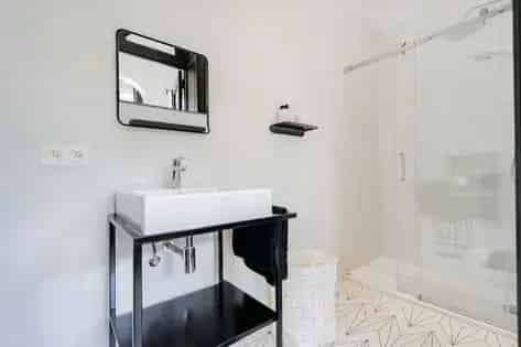 Studentenwoning Charleroi 17 kamers 840m2 gemeubileerd