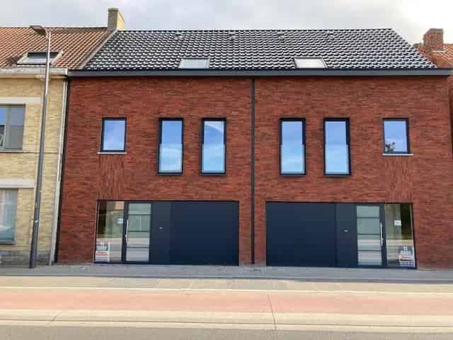 Ruime Rijwoning te Koop 3 slaapkamers Garage Terras Tuin