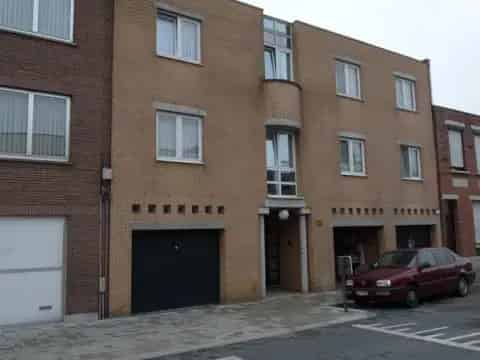 5 Appartementen met 2 slaapkamers te huur 1995