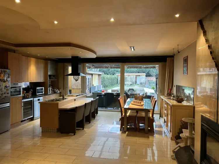 Huis te koop Maria-ter-Heide: Ruime woning met zwembad
