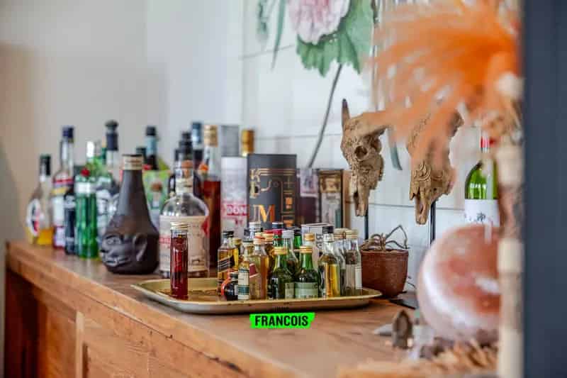 Huis te koop: Landelijke luxe in gerenoveerde vlasfabriek