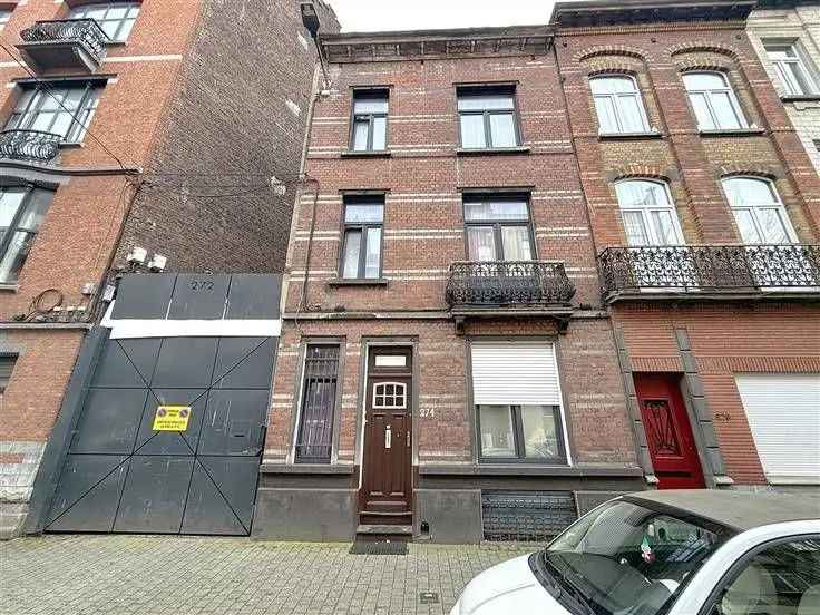 Huis te koop eengezinhuis dichtbij Elisabethpark met potentieel