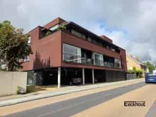 Parking te Koop Bredene Ruime Staanplaats met Berging