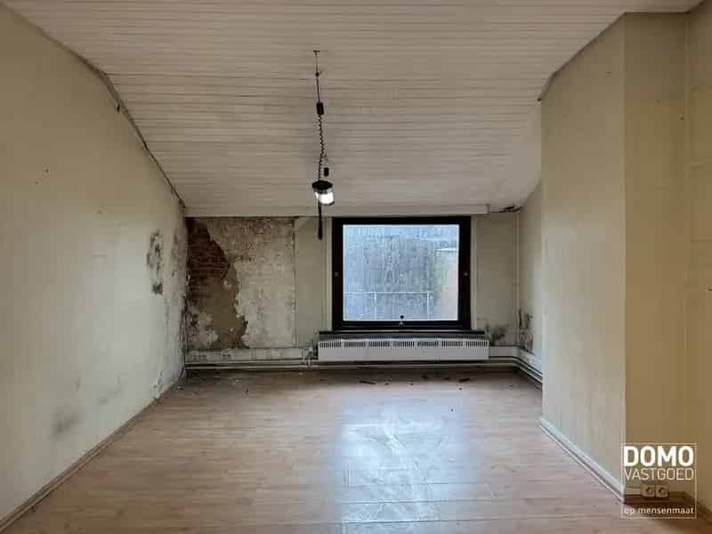 Te renoveren handelshuis Diepenbeek centrum