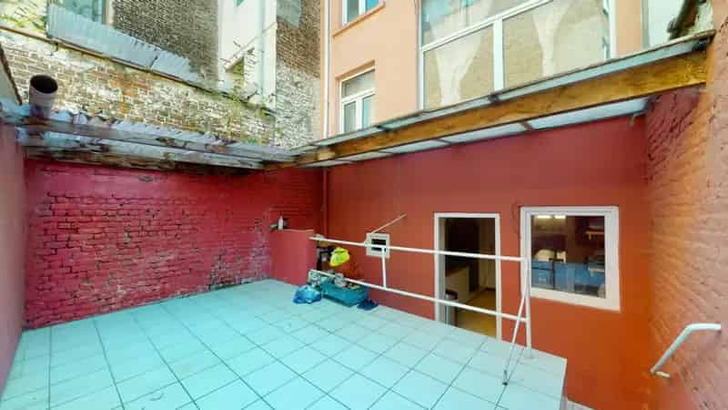 Bifamiliale woning te Schaerbeek 6 slaapkamers 323m2