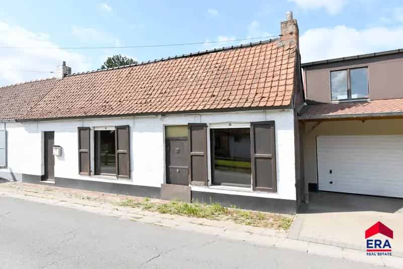 Huis te koop Lievegem: Charmante woning met potentieel
