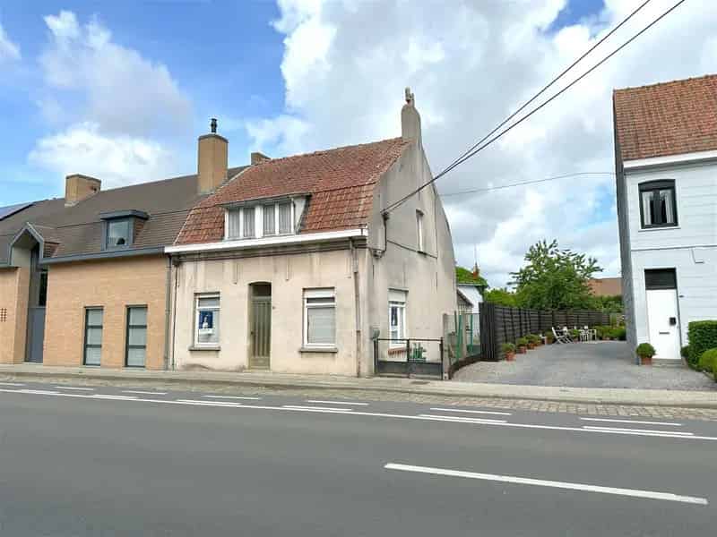 Huis te renoveren Meulebeke 767m2 tuin garage