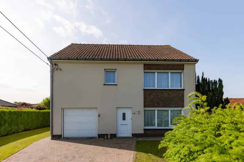 Huis te huur Zedelgem: 4 slaapkamers, bijgebouw en tuin