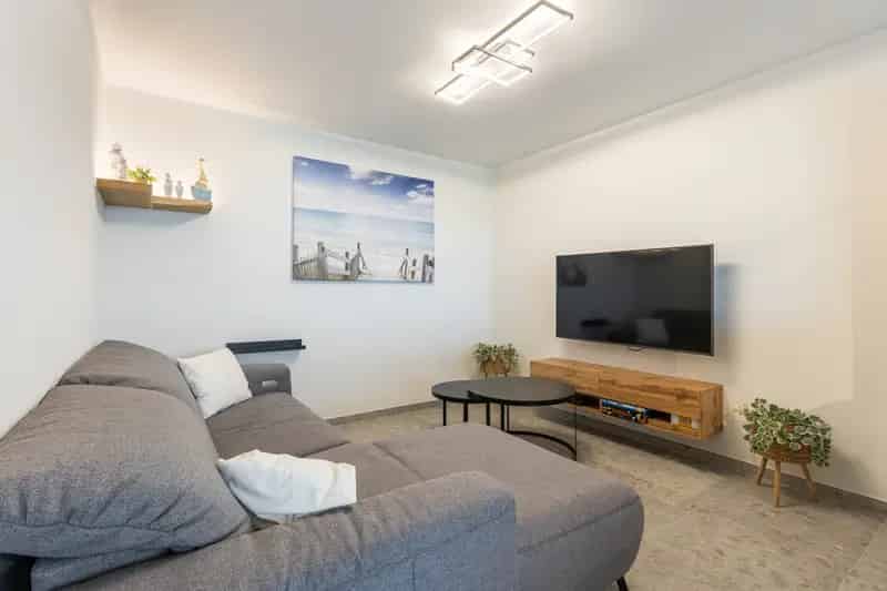 Appartement te koop Nieuwpoort: 2 slaapkamers, tuin, garage