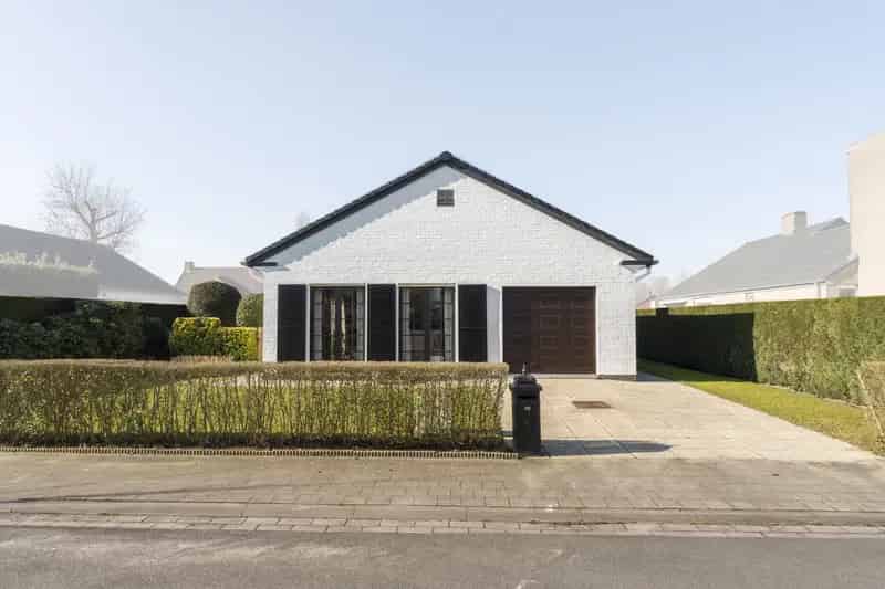 Huis te Koop Male: Verhuurpand met Gegarandeerde Betaling