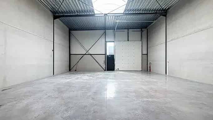 KMO Unit te Huur 180m² Sint Baafs Vijve