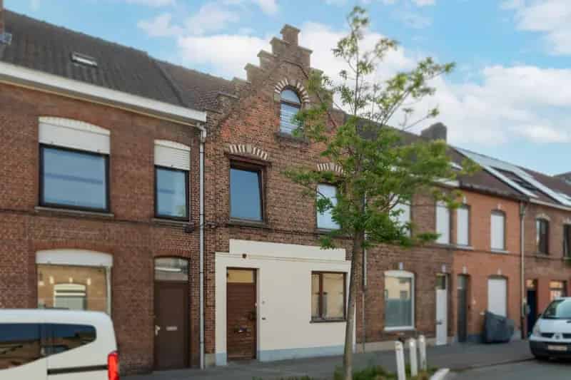 Gerenoveerde woning met tuin nabij station Sint-Michiels