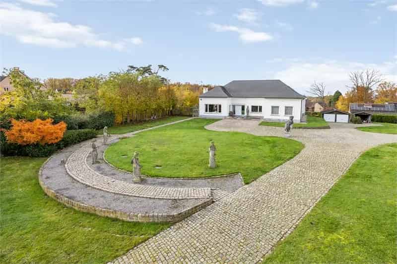 Vrijstaande Villa te Molenstede 5 slaapkamers Grote Tuin