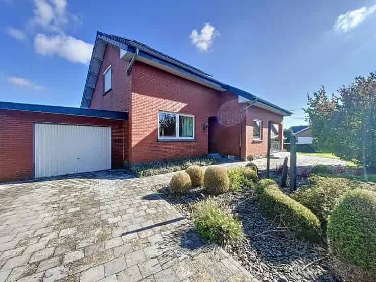 Villa Te Koop Ruime Familievilla Met Tuin En Kelder