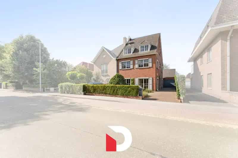 Huis te koop Sint-Michiels: Te renoveren woning met tuin en garage
